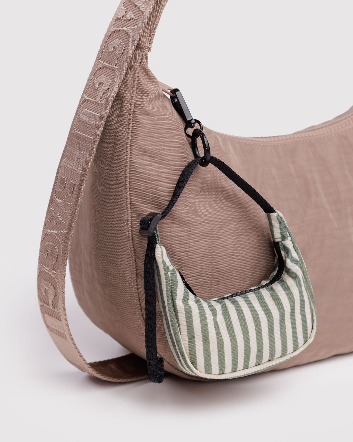 CRESCENT BAG CHARM - US 9196