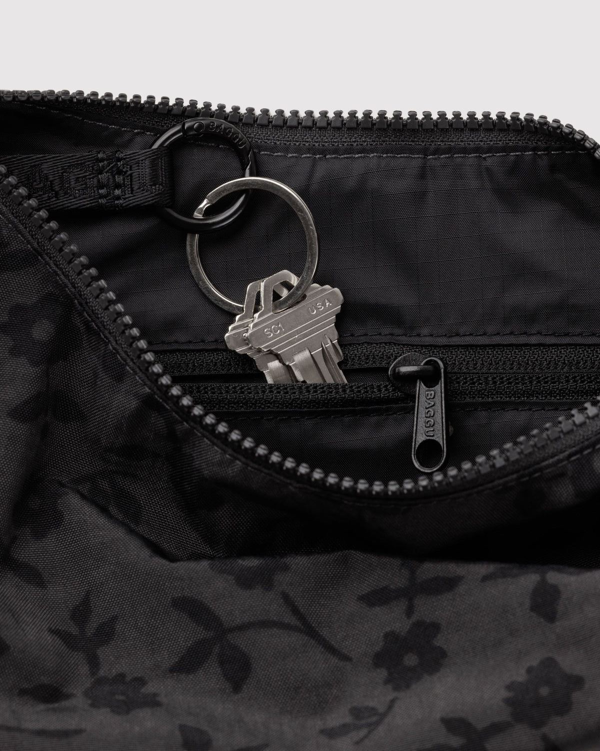SMALL NYLON CRESCENT BAG - US 6360