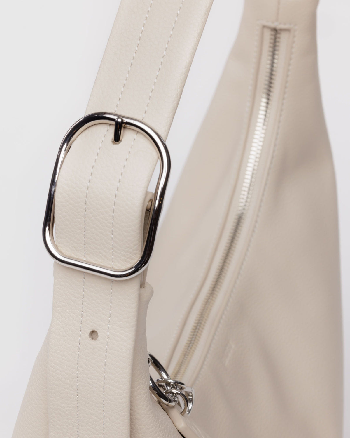 RECYCLED LEATHER SHOULDER BAG - US 3183