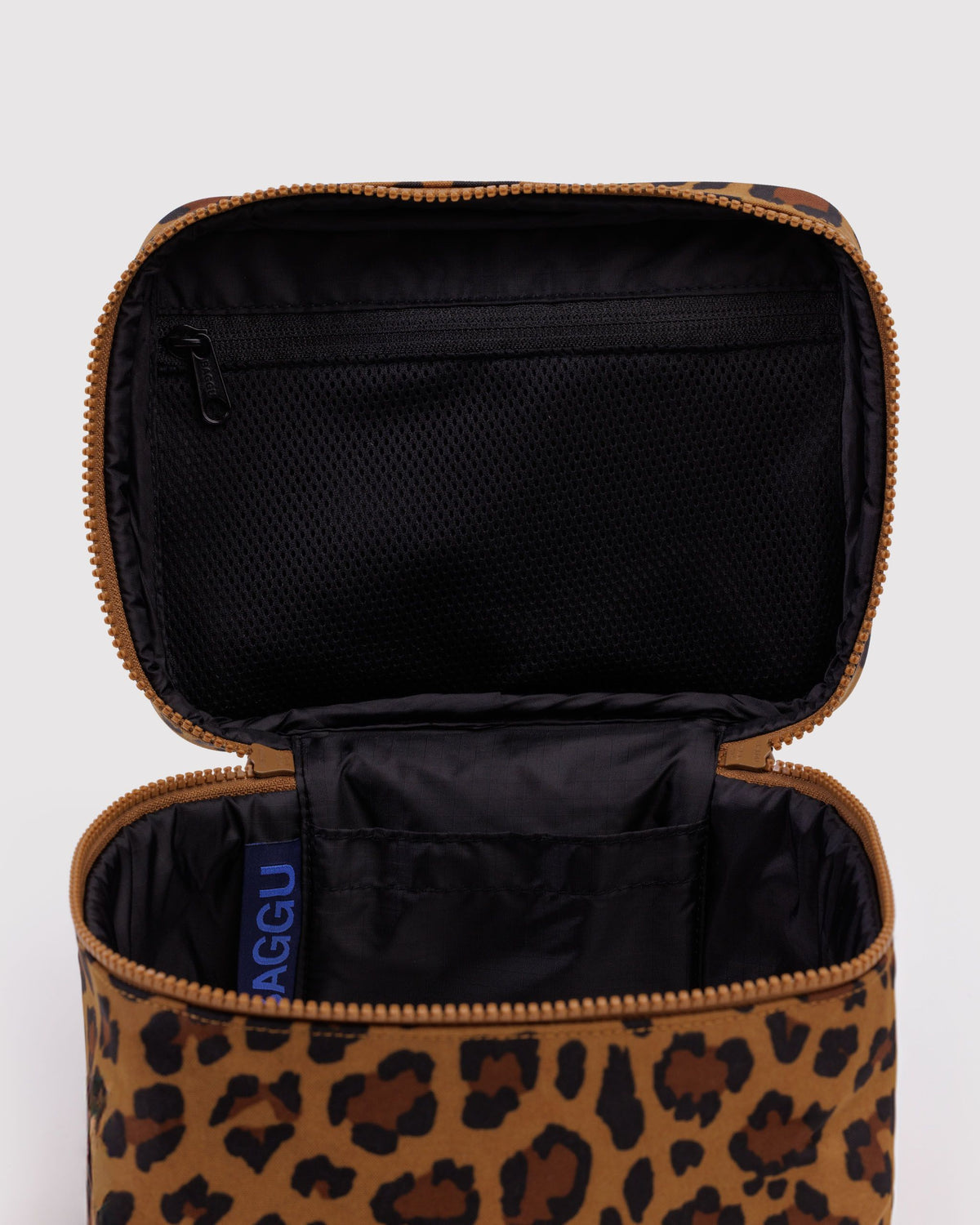 LARGE COSMETIC CASE - US 9523