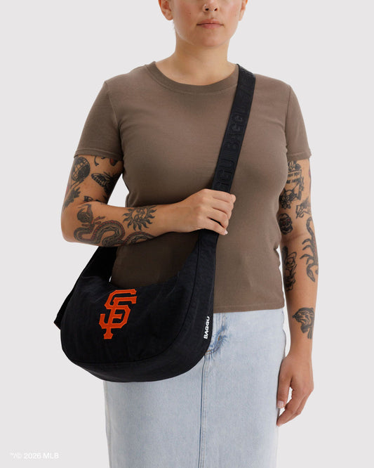 MEDIUM NYLON CRESCENT BAG - US 4262