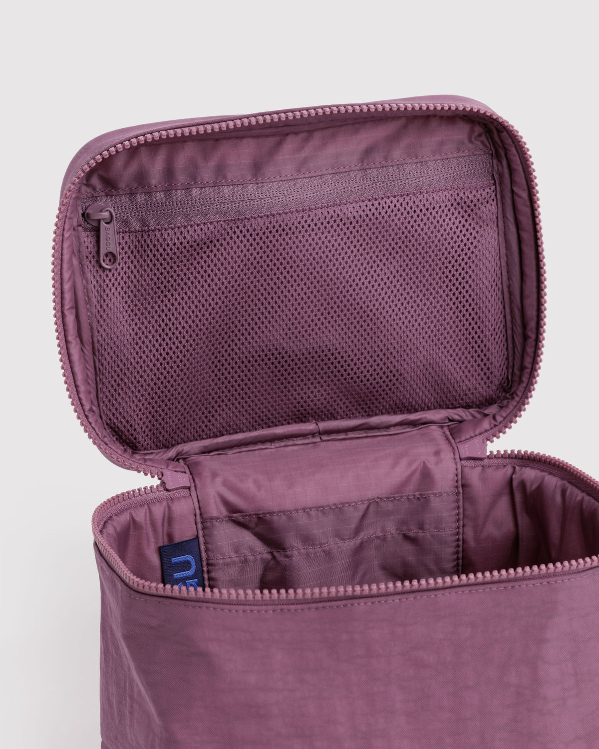 LARGE COSMETIC CASE - US 4038