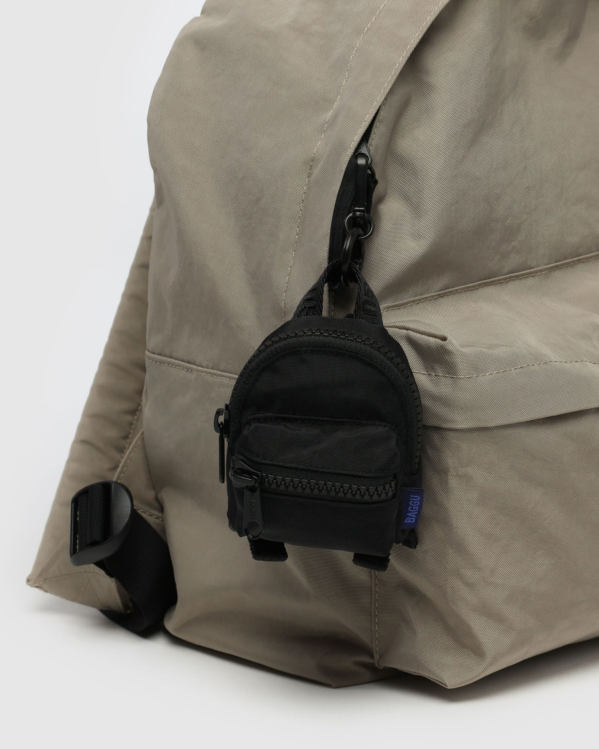 BACKPACK CHARM - US 6789