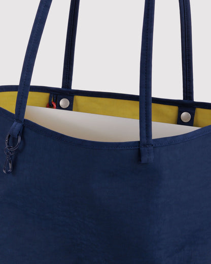 MEDIUM NYLON REVERSIBLE TOTE - US 4841