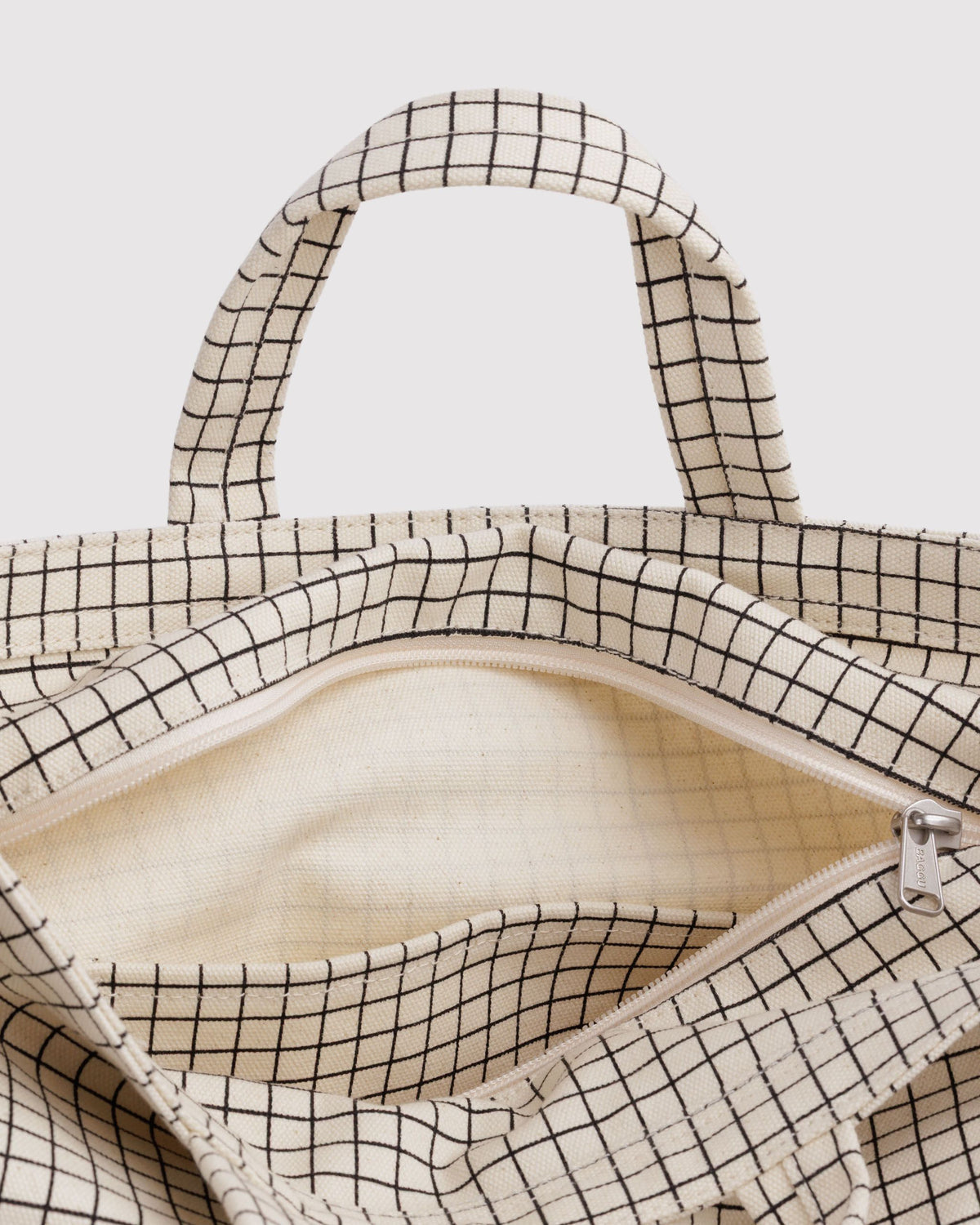 HORIZONTAL ZIP DUCK BAG - US 8579