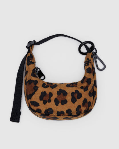 CRESCENT BAG CHARM - US 6943
