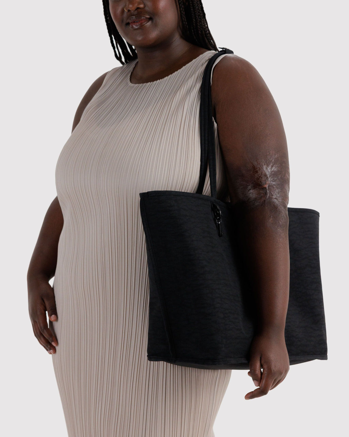 LARGE NYLON REVERSIBLE TOTE - US 4575