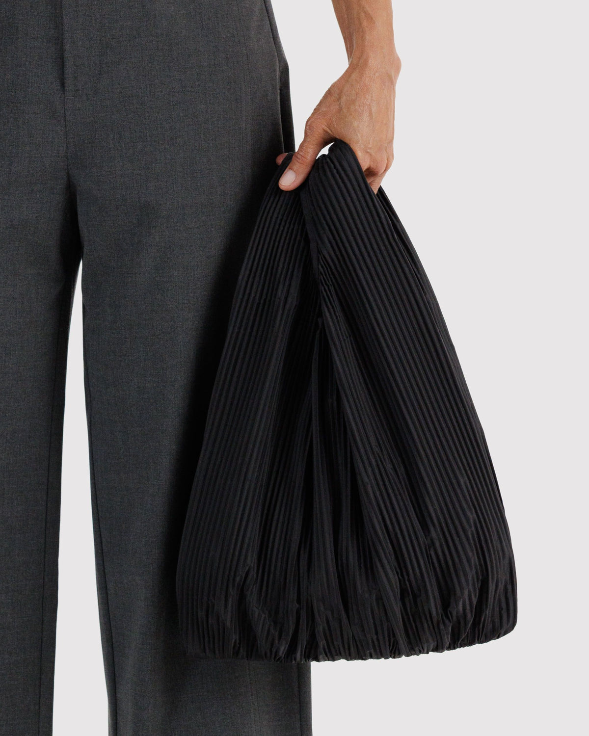 PLEATED BAGGU - US 8510