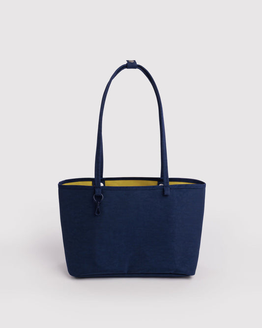 MEDIUM NYLON REVERSIBLE TOTE - US 4841