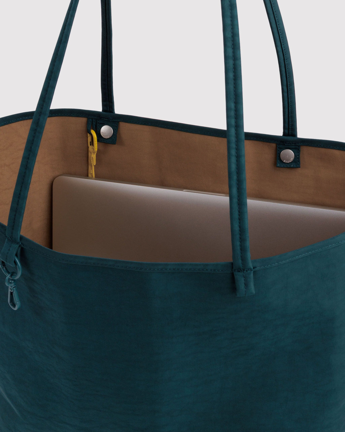 LARGE NYLON REVERSIBLE TOTE - US 8848