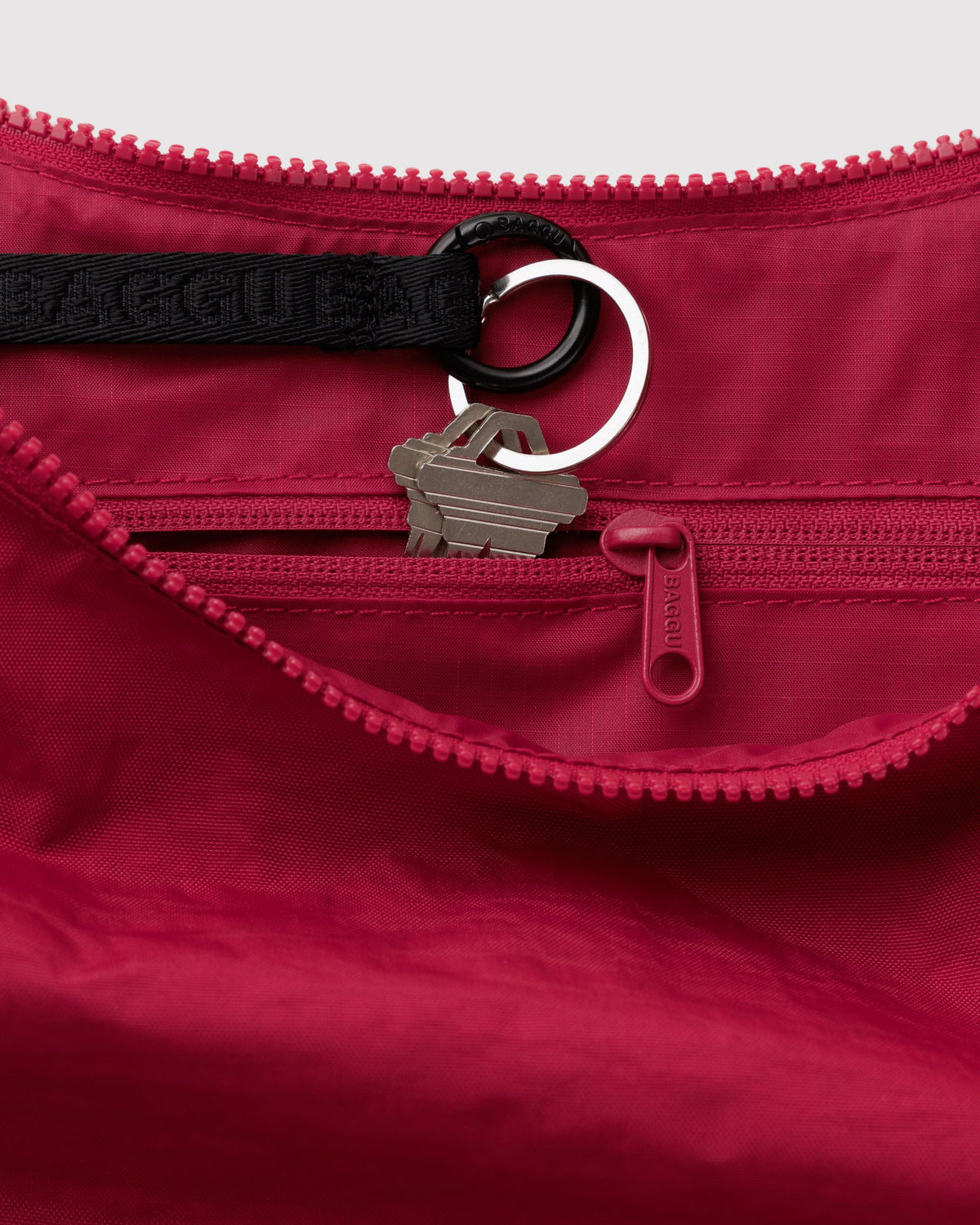 MEDIUM NYLON CRESCENT BAG - US 9639