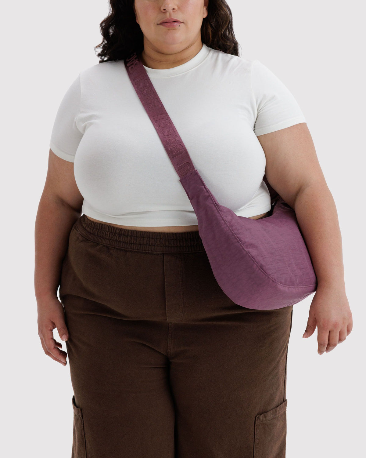 MEDIUM NYLON CRESCENT BAG - US 9880