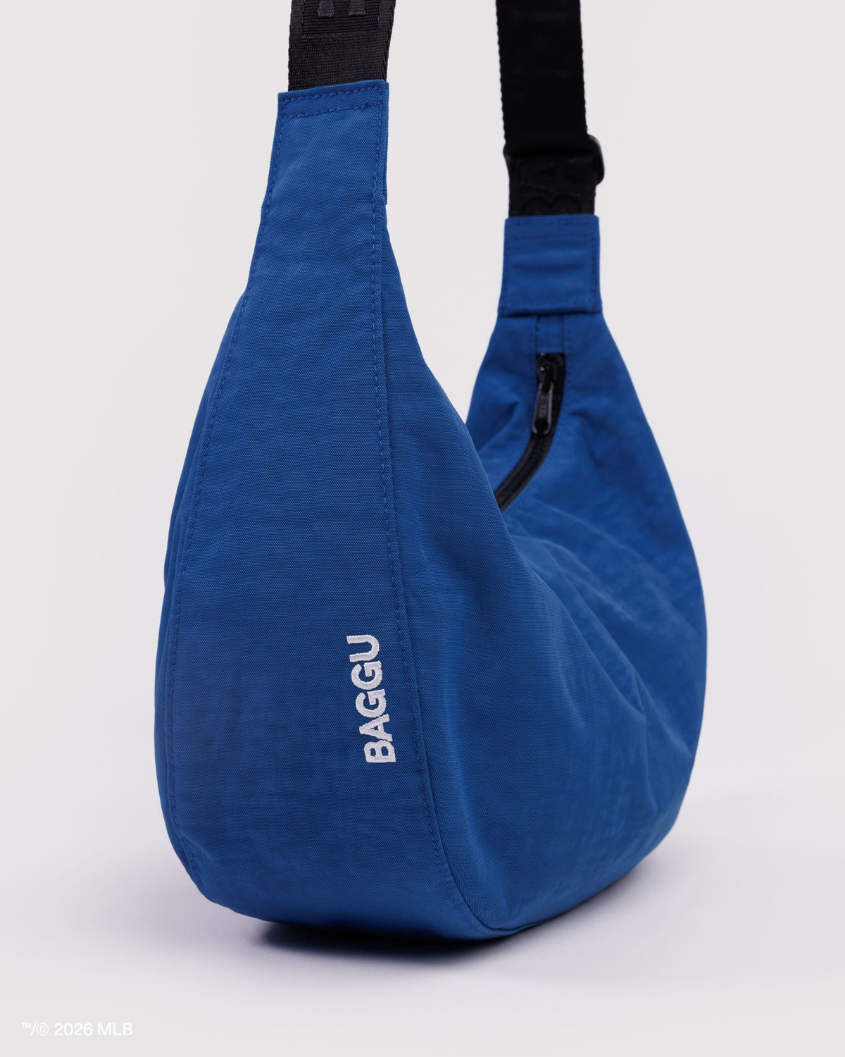 MEDIUM NYLON CRESCENT BAG - US 4500