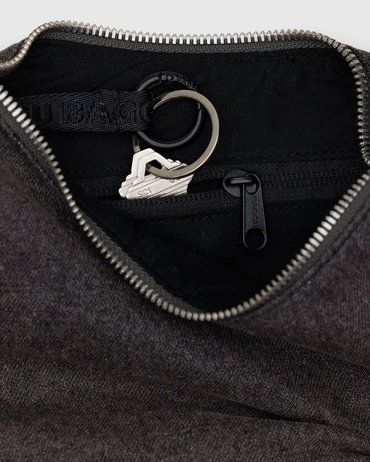 SMALL DENIM CRESCENT BAG - US 8705