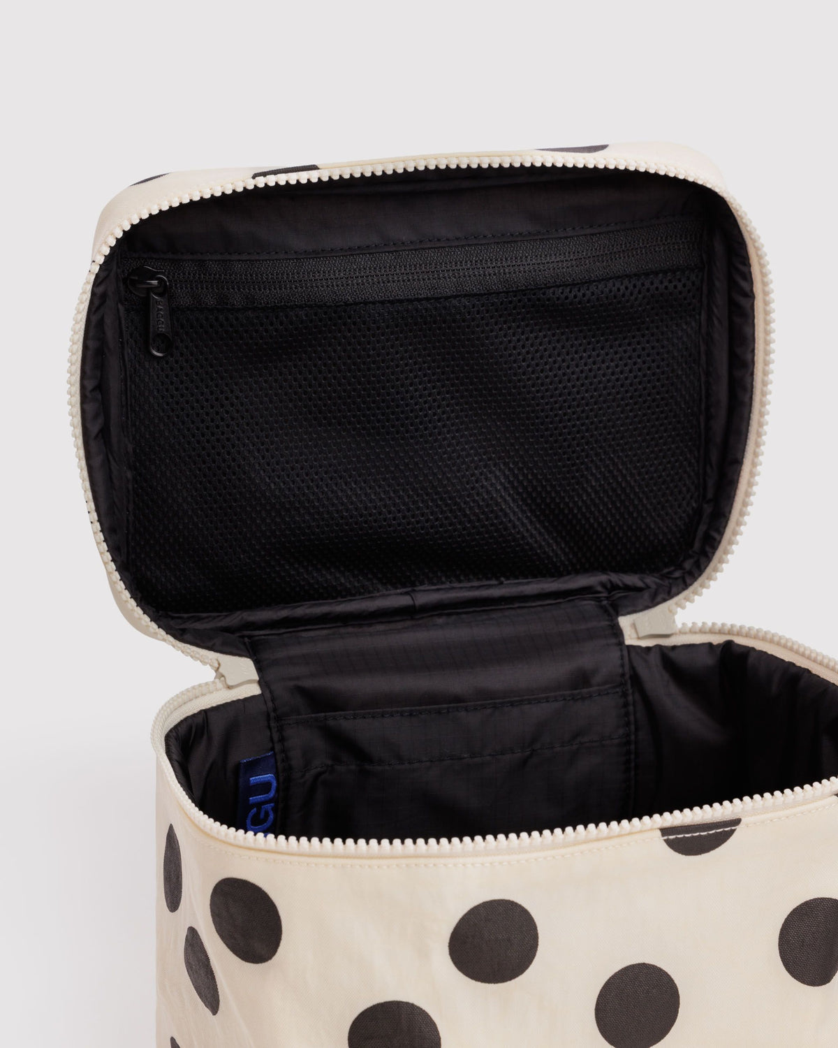 LARGE COSMETIC CASE - US 2295