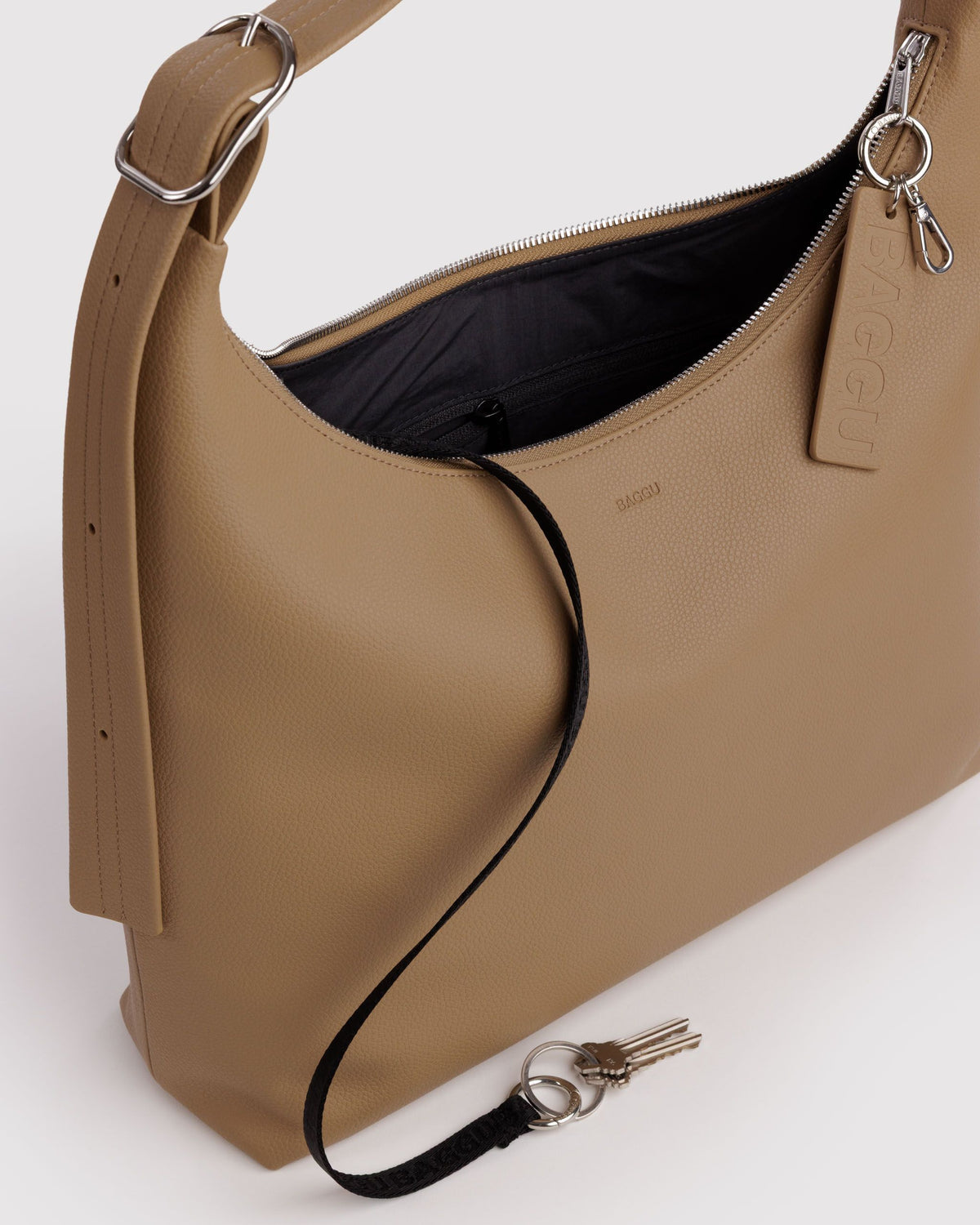 RECYCLED LEATHER SHOULDER BAG - US 7022