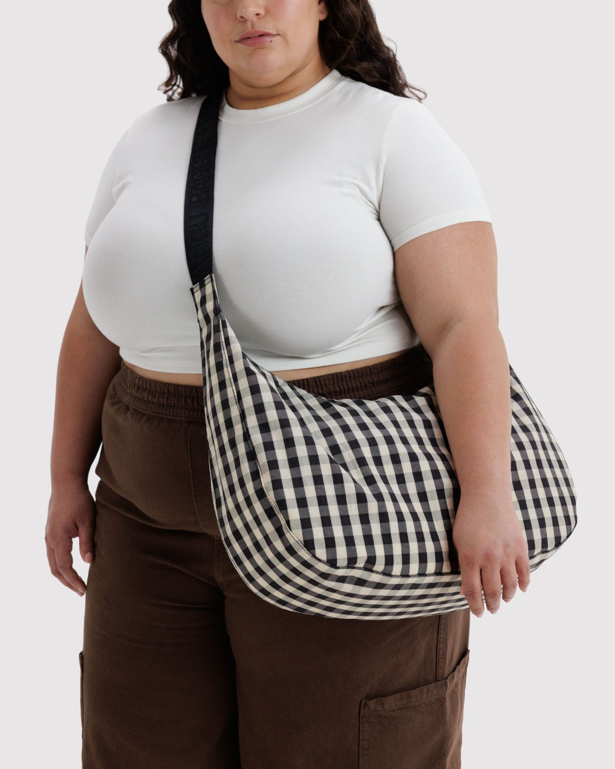 LARGE NYLON CRESCENT BAG - US 2401
